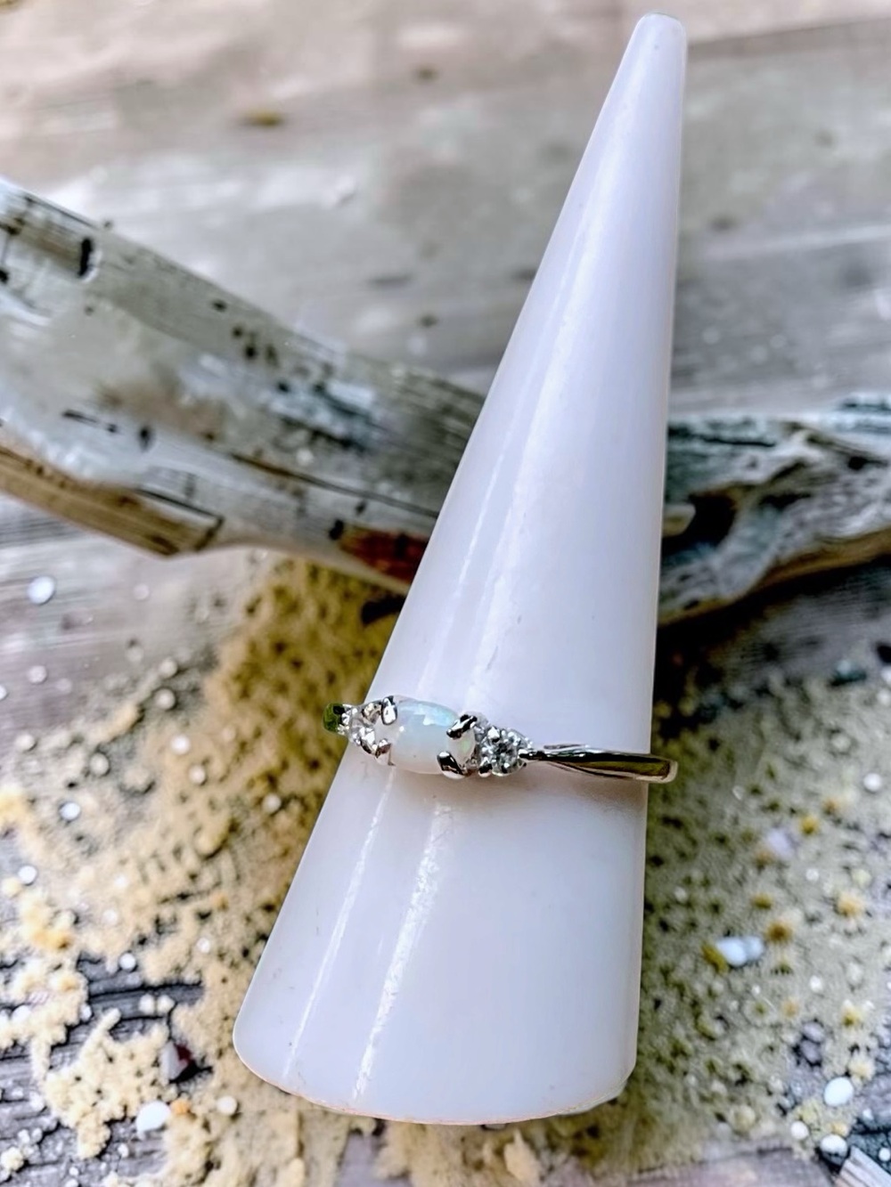 🌺Vintage Sterling Opal & CZ Ring